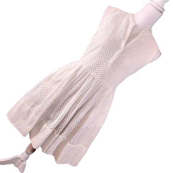 BANANA REPUBLIC! WHITEST WHITE COTTON EYELET, SLEEVELESS A-LINE DRESS! SZ 6 - Picture 10 of 10